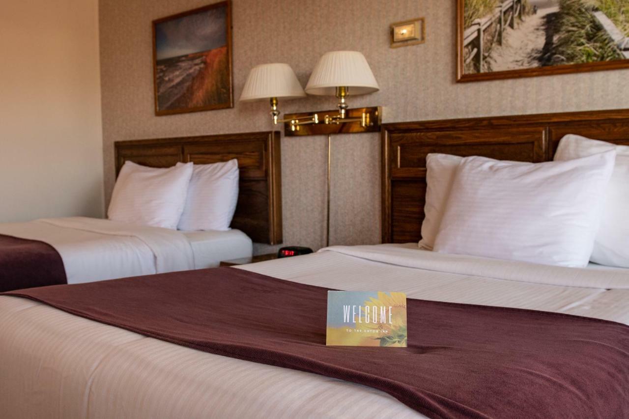 Dutch Inn Cornwall Ngoại thất bức ảnh