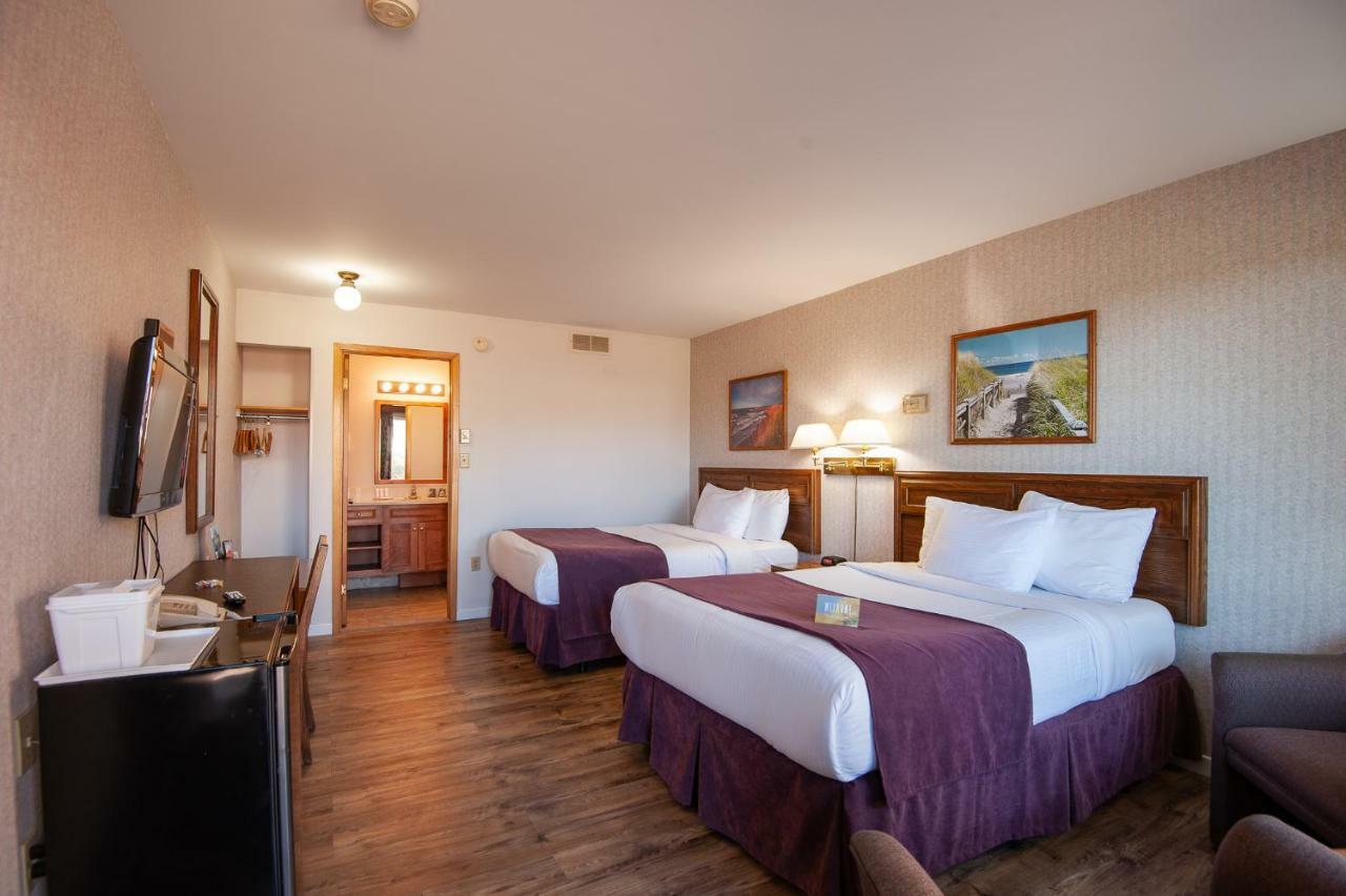 Dutch Inn Cornwall Ngoại thất bức ảnh