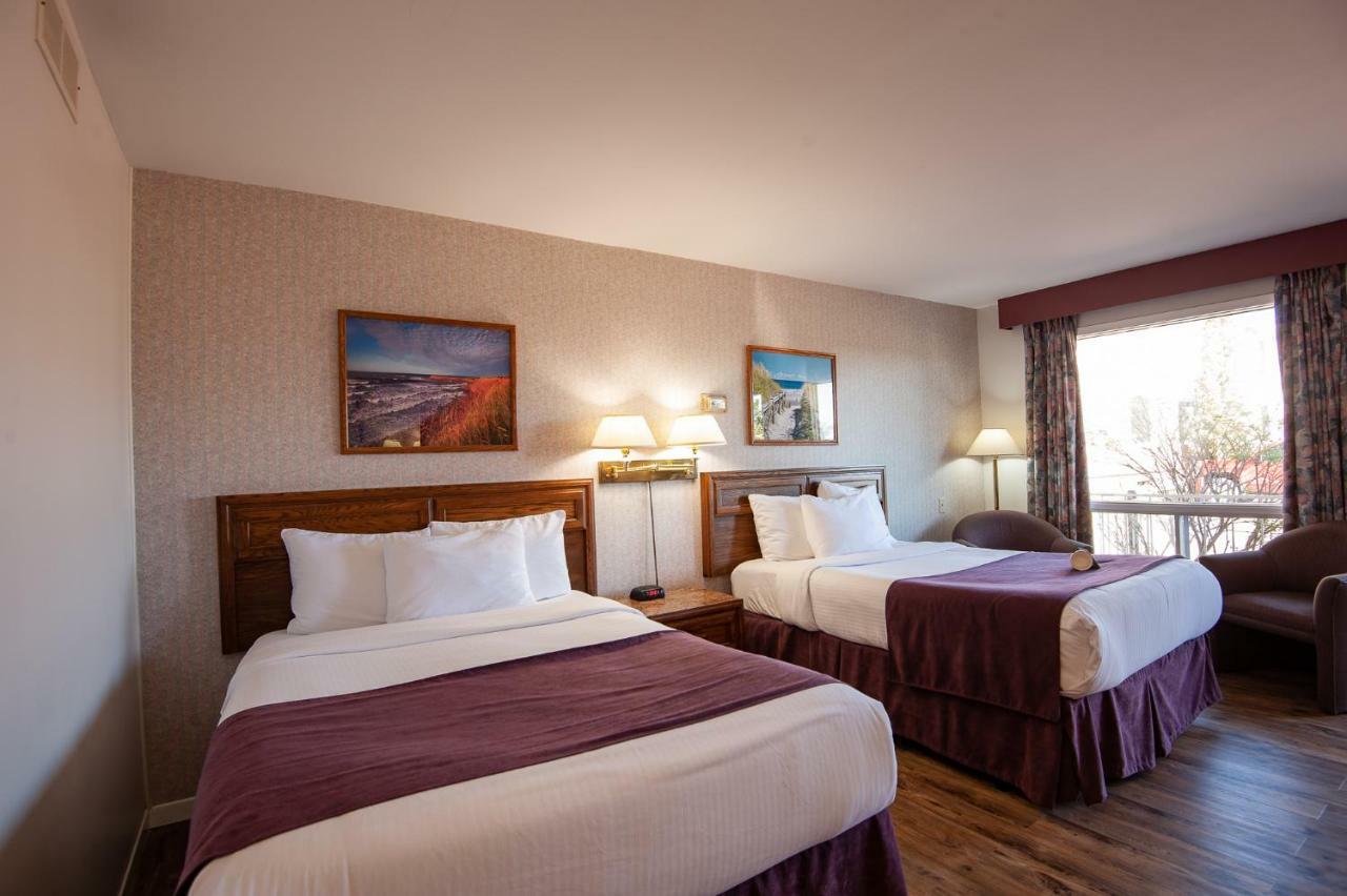 Dutch Inn Cornwall Ngoại thất bức ảnh